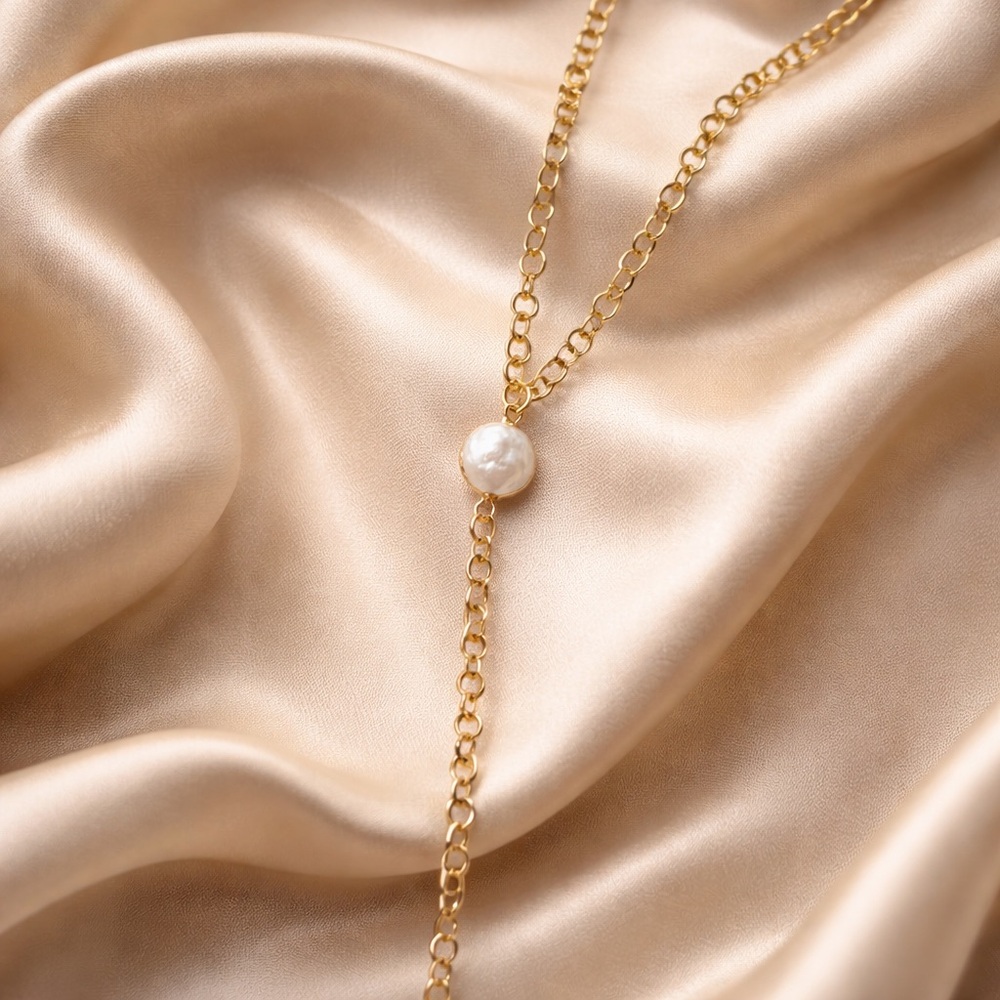 Elegant Gold Chain Necklace with Pearl Accent